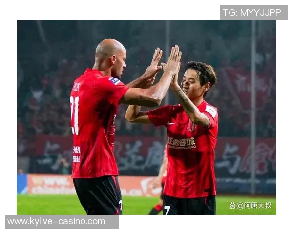 实时新闻赛后分析成都足球队与杭州足球队个人能力对比与表现评估 实时新闻赛后分析成都足球队与杭州足球队个人能力对比与表现评估